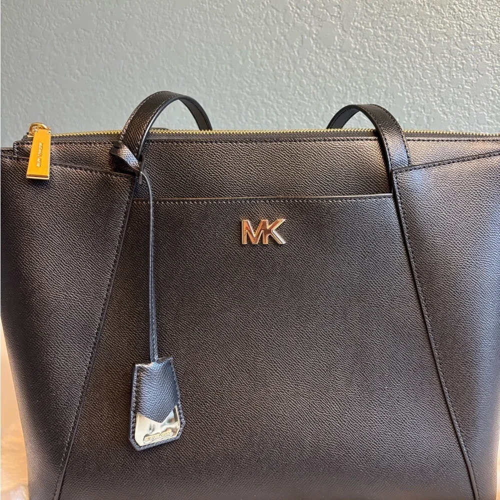 Michael Kors Maddie Medium Crossgrain Tote – Black with Gold Hardware